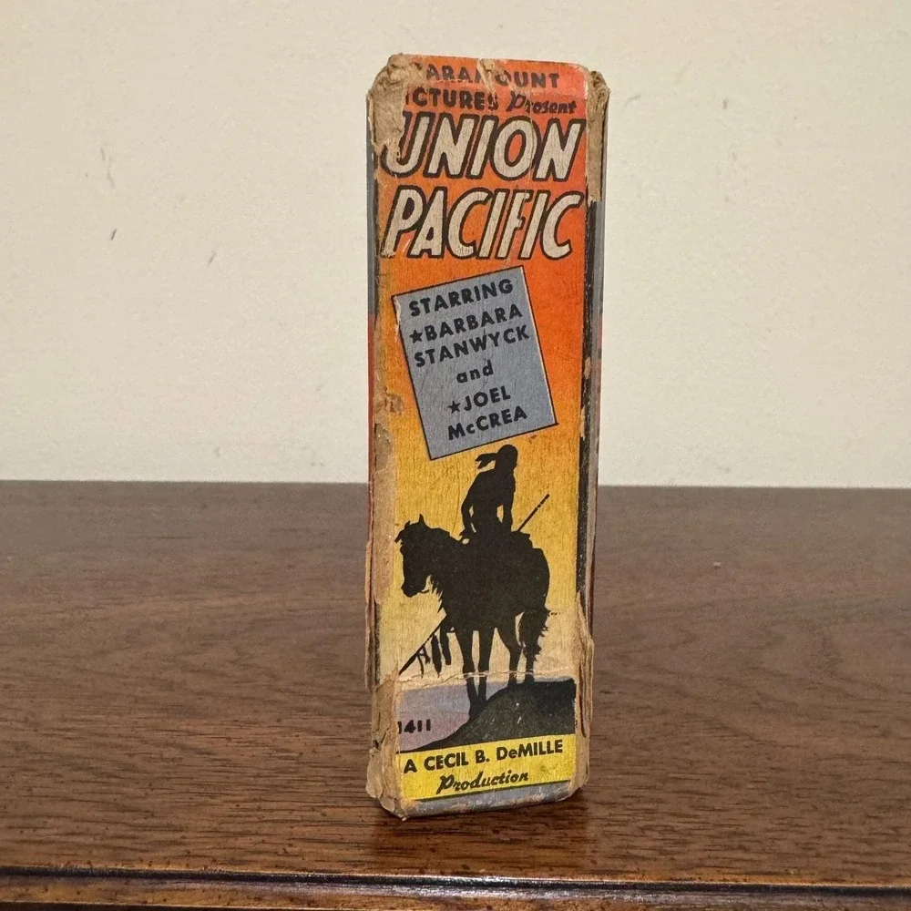 Vintage 1939 Better Little Book Union Pacific #1411 Barbara Stanwyck DeMille